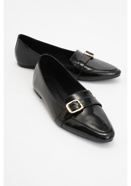 Zarına Siyah Rugan Deri Gold Tokalı Kadın Babet Ayakkabı