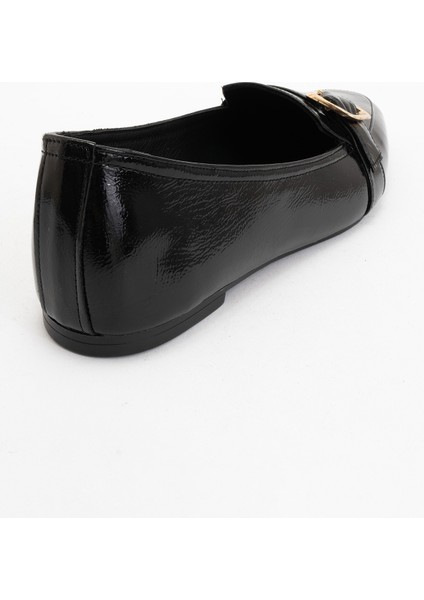 Zarına Siyah Rugan Deri Gold Tokalı Kadın Babet Ayakkabı fırsatları