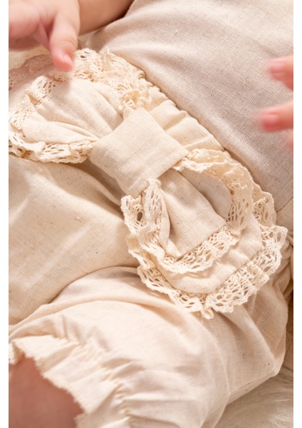 Fırfırlı Dantelli 2’li Şortlu Yazlık Özel Gün ve Günlük Kullanım Kız Bebek Takım fırsatları