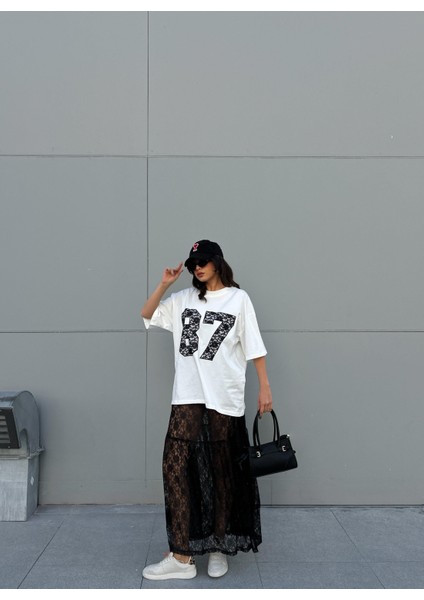Kadın Ekru Dantel Nakışlı Oversize T-Shirt 29055