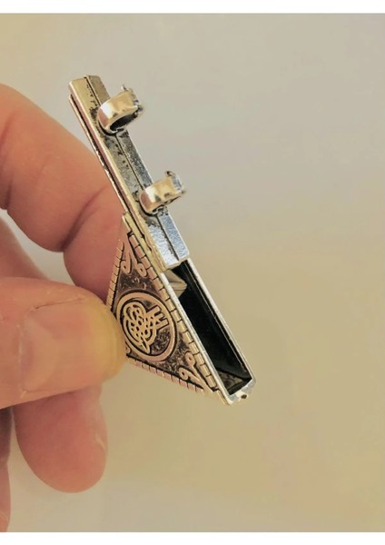 Üçgen Içi Açılabilen Muskalık Kolye Dualı Paslanmaz Çelik fiyatları