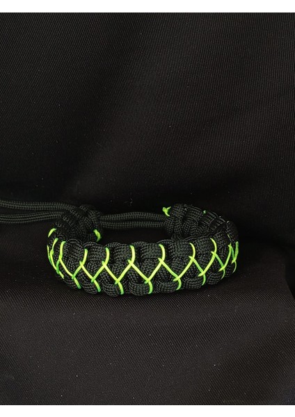 PARACORD SİYAH-NEON YEŞİL DANS İŞLEMELİ BİLEKLİK