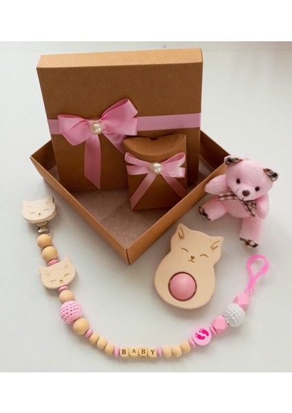 Hoşgeldin Bebek, Yenidoğan Kız Bebek Isimli Emzik Askısı Hediye Seti modelleri