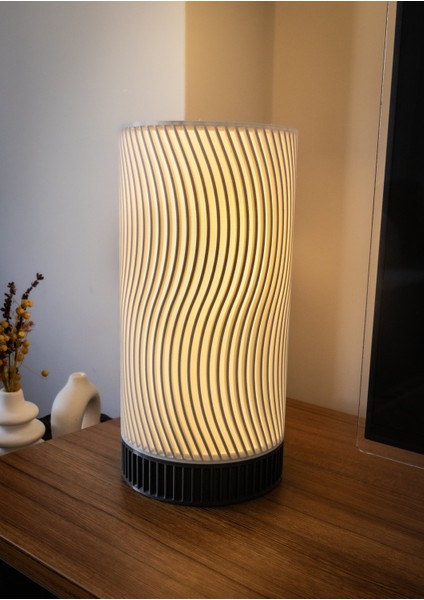 Lura Modern Masa Lambası