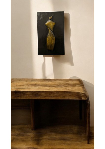 El Yapımı Ahşap Oyma Kadın Figürlü Dekoratif Tablo Modern Sanatsal Duvar Dekoru ve Tablo 22 x 35 cm