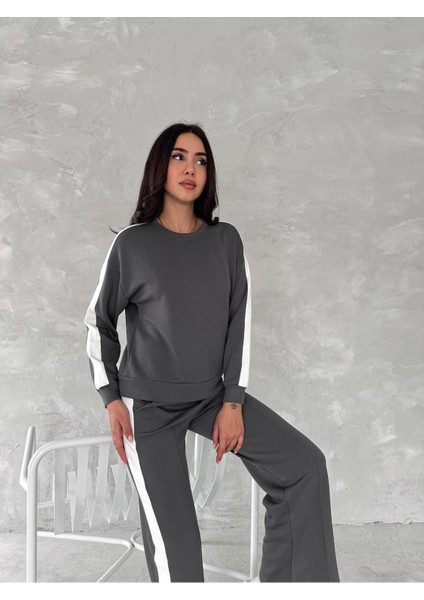 Modal Kumaş Yanı Şeritli Yumuşak Doku Sade Eşofman Takımı