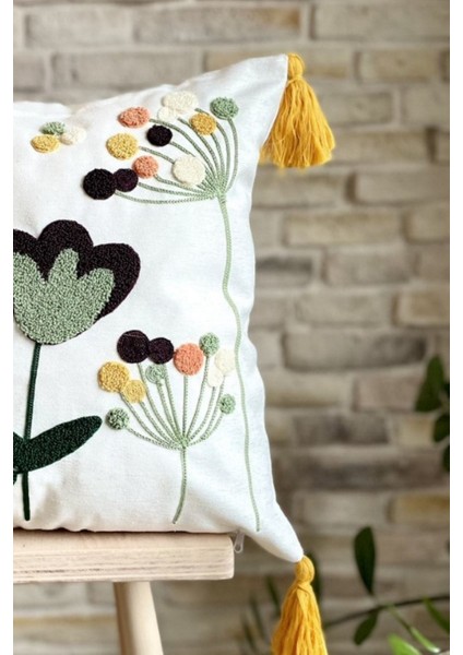 Home Tekli Punch Işlemeli Çiçek Desen Püsküllü Kırlent Kılıfı