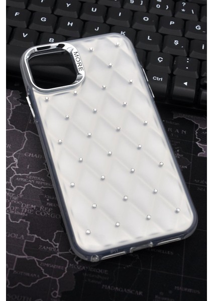 iPhone 16 Pro Max Uyumlu Baklava Desenli Pırlanta Taşlı Sert Kapak Kılıf Beyaz