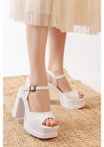 Kadın Lenisi Beyaz Tek Bantlı (12 cm ) Platform Topuklu Ayakkabı 1010