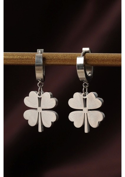 316L Çelik Özel Seri Gümüş Renk Yonca Küpe