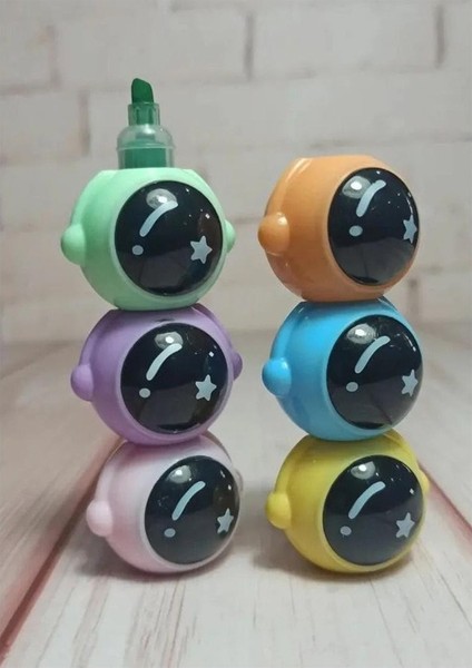 Astronot Fosforlu Kalem Yumurtlayan 1 Paket 5 Renk Astronot Figürlü Işaret Kalemi Mini 5 Li Fosforlu Kalem