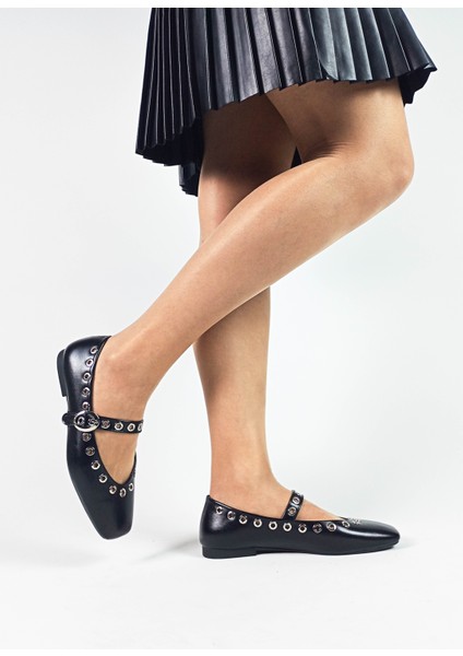 Siyah Renk Düz Ince Taban Kuş Gözü Ayrıntılı Kadın Babet modelleri