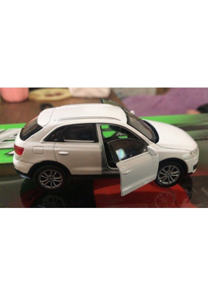 Oyuncak Model Metal Araba 1/36 Çek Bırak Beyaz Audi Q3 Jeep fırsatları