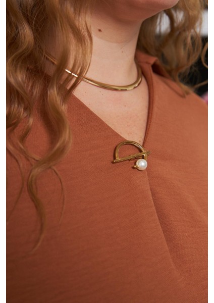 Yaka Detaylı Büyük Beden Bluz Camel modelleri