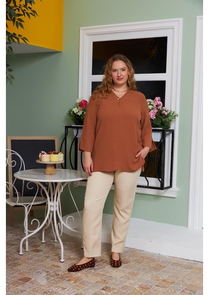 Yaka Detaylı Büyük Beden Bluz Camel indirimleri