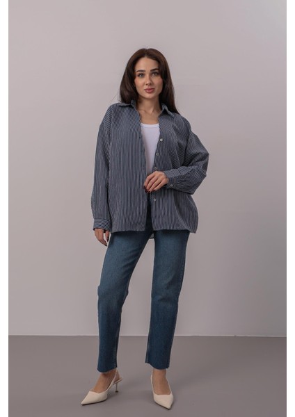 Kadın Lacivert Çizgili Oversize Gömlek