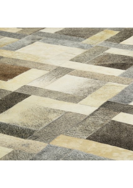 Bej ve Gri Geometrik Desenli Dana Derisi Patchwork Halı