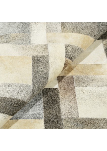Bej ve Gri Geometrik Desenli Dana Derisi Patchwork Halı