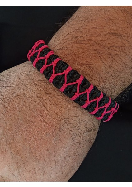 Paracord Siyah- Pembe Dans Işlemeli Bileklik