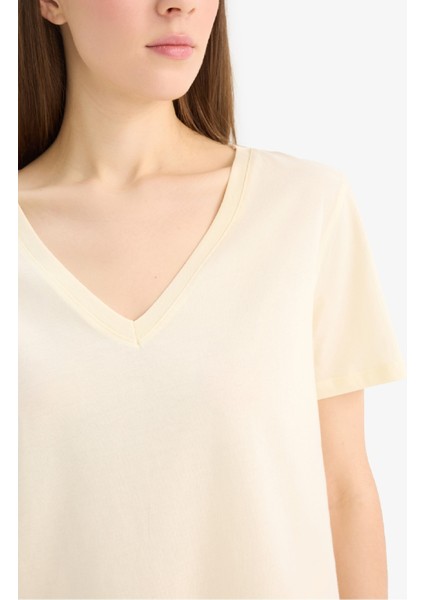 Regular Fit V Yaka Basic Düz Penye Kısa Kollu Tişört W9578AZ25SP