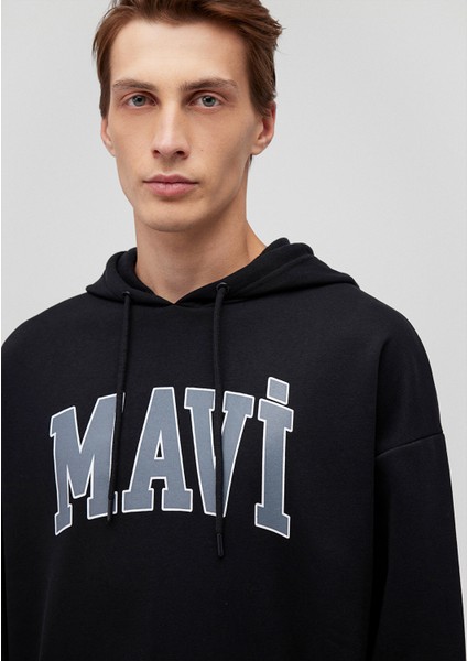 Logo Baskılı Kapüşonlu Siyah Sweatshirt 067149-902