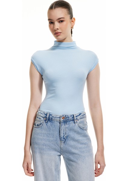 Viskon Dik Yaka Kolsuz Slim Fit Body