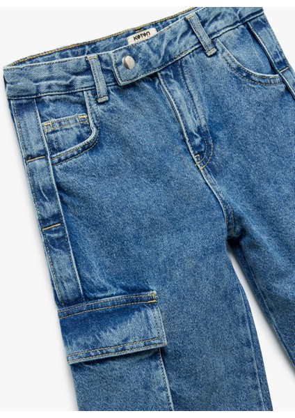 Pamuklu Kapaklı Cep Detaylı Denim Şort