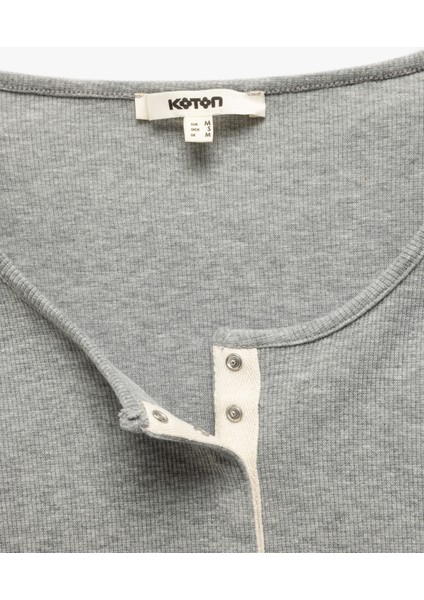 Çıt Çıt Düğmeli Yuvarlak Yaka Uzun Kollu Slim Fit Crop Tişört indirimleri