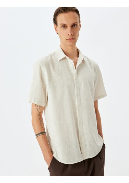 Pamuklu Düğmeli Kısa Kollu Gömlek