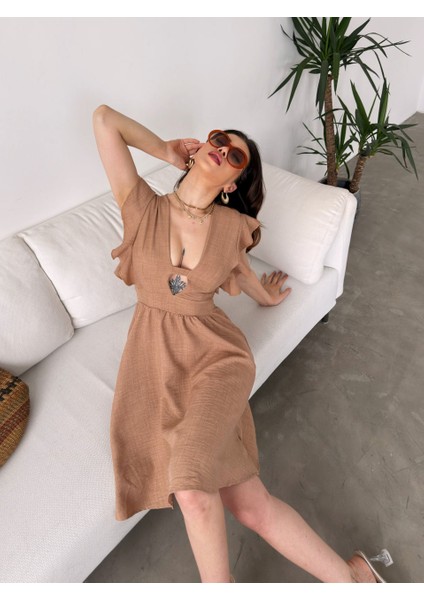 Göğüs Dekolteli Kolları Volanlı Elbise fiyatları