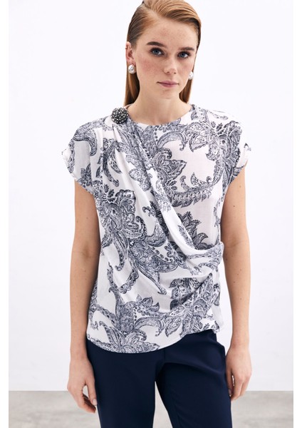 Aksesuar Detaylı Bluz - Ekru