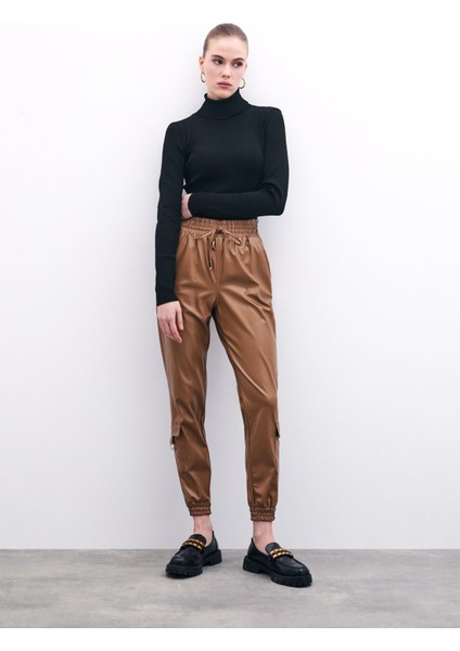 Bel Lastikli Deri Jogger Pantolon - Bej