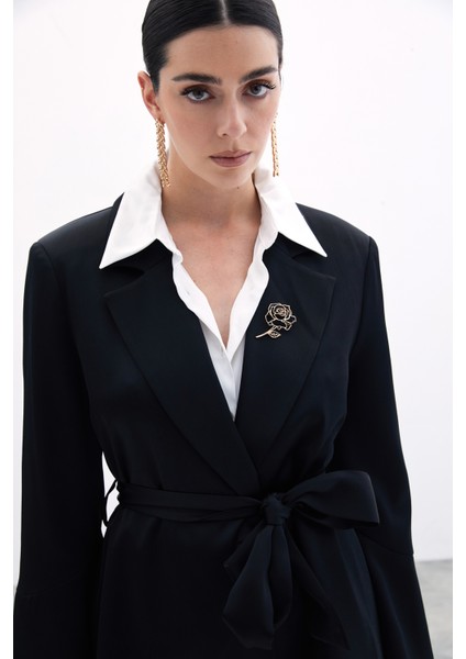 Broşlu Uzun Ceket - Siyah fırsatları