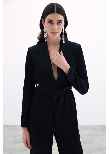 Kare Desenli Kuşaklı Ceket - Siyah