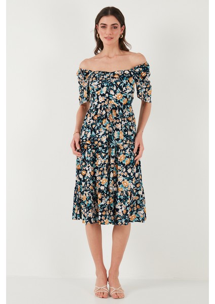 Desenli Oversize Fit Carmen Yaka Büzgü Detaylı Midi Boy Elbise Bayan Elbise 6782169 modelleri