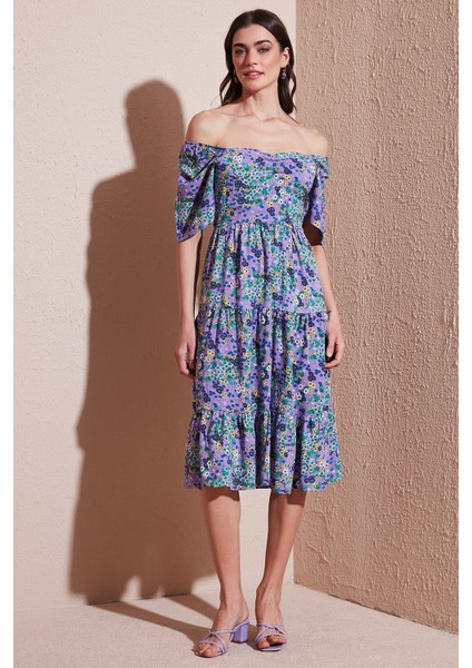 Desenli Oversize Fit Carmen Yaka Büzgü Detaylı Midi Boy Elbise Bayan Elbise 6782169 fiyatları
