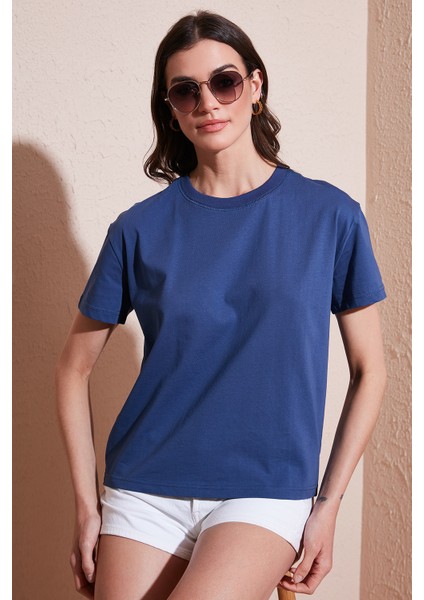 Pamuklu Oversize Fit Bisiklet Yaka T Shirt Bayan T Shirt 5866097