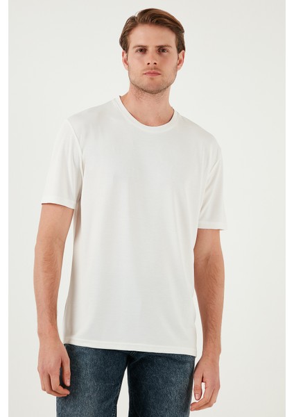 Regular Fit Bisiklet Yaka Basic T Shirt Erkek T Shirt 5902924 modelleri