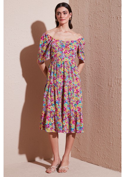 Desenli Oversize Fit Carmen Yaka Büzgü Detaylı Midi Boy Elbise Bayan Elbise 67810557