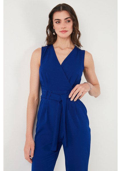 Slim Fit Düz Paça Kruvaze Yaka Kemerli Tulum Bayan Tulum 6783626 fırsatları