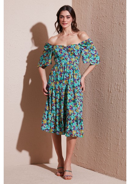 Desenli Oversize Fit Carmen Yaka Büzgü Detaylı Midi Boy Elbise Bayan Elbise 67810557