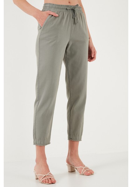 Pamuklu Normal Bel Regular Fit Düz Paça Pantolon Bayan Pantolon 668YP42282S4 modelleri