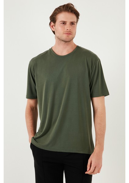 Regular Fit Bisiklet Yaka Basic T Shirt Erkek T Shirt 5902924 indirimleri