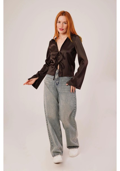Önden Bağlama Detaylı Saten Kahverengi Bluz fiyatları