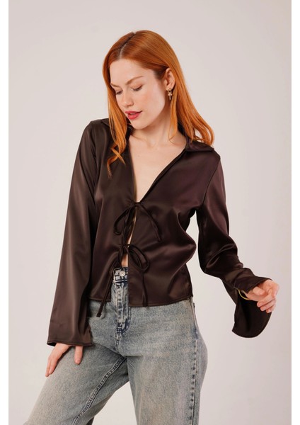 Önden Bağlama Detaylı Saten Kahverengi Bluz fırsatları