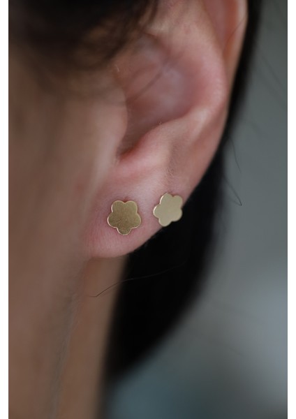 14 Ayar Altın Çiçek Modeli Pimli Küpe fırsatları