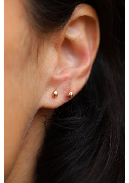 14 Ayar Altın Çevirmeli Vidalı Işıltılı Top Küpe 2 mm