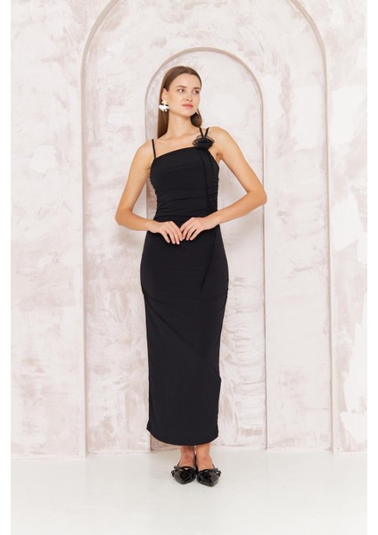 Kadın Siyah Gül Detaylı Bodycon Askılı Midi Elbise DM1053