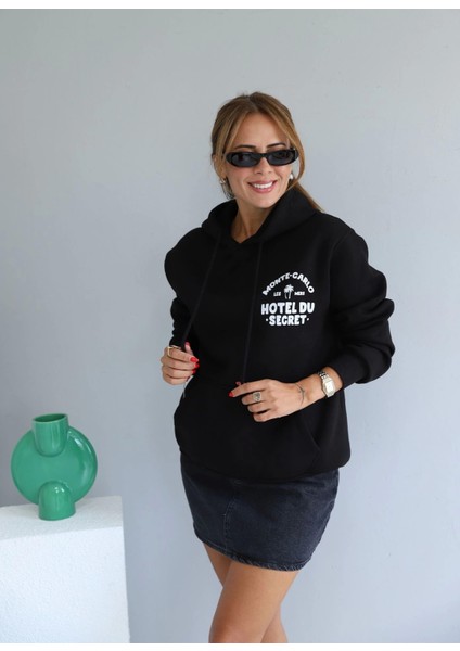 Siyah Sırt Baskı Detay Kapşonlu Sweat