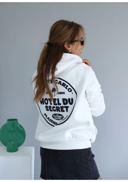 Beyaz Sırt Baskı Detay Kapşonlu Sweat fırsatları